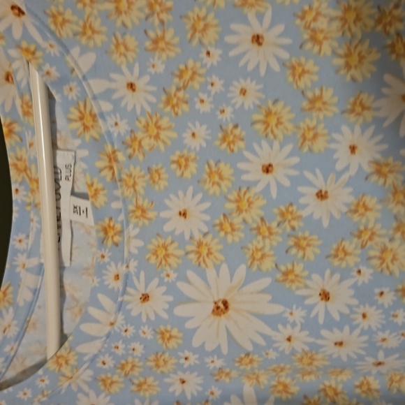 GUC PLANET GOLD PLUS 3X BLUE DAISY SHIRT - Picture 2 of 2